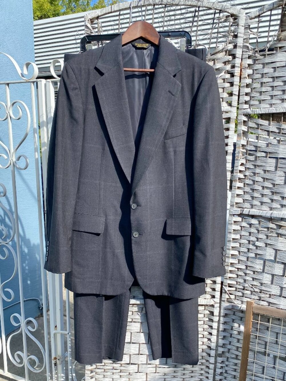 Vintage Charcoal Dark Gray (2) Two Piece Suit Windowpane Plaid Hopsack Weave 44R
